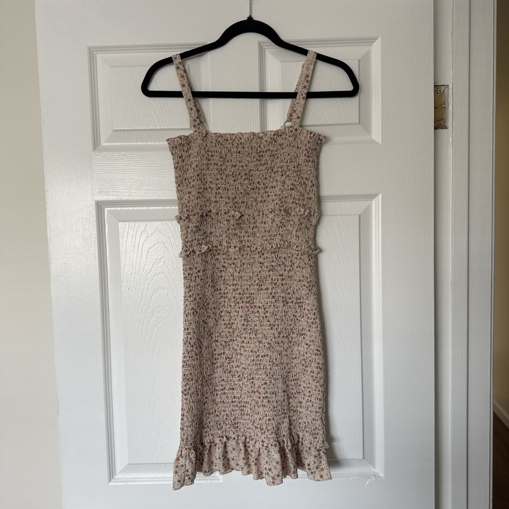 🌺Love Tree DUSTY PINK Floral Smocked Mini Dress Size L Great Condition 🌺